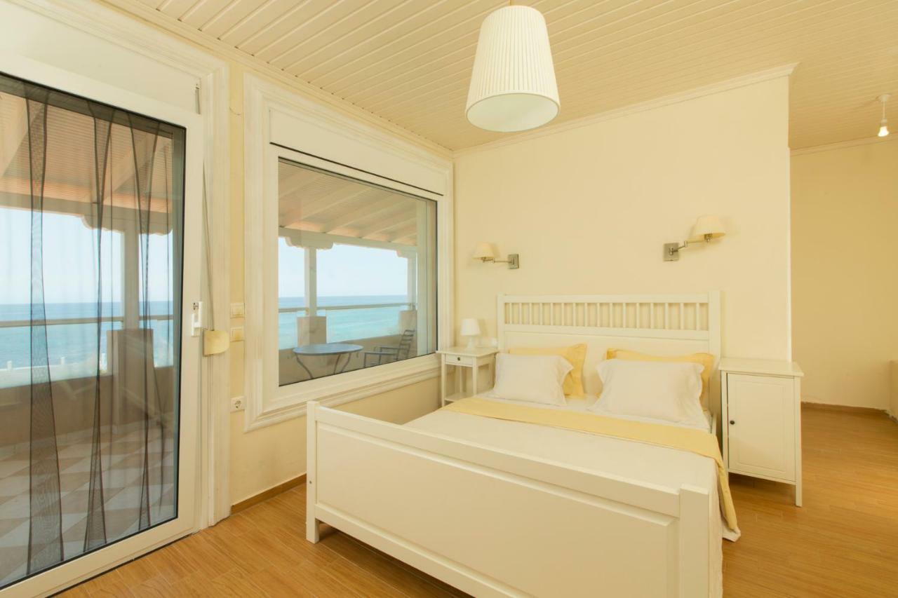 Magnificent Seascape Villa On A Secluded Beach Nea Moudania Buitenkant foto