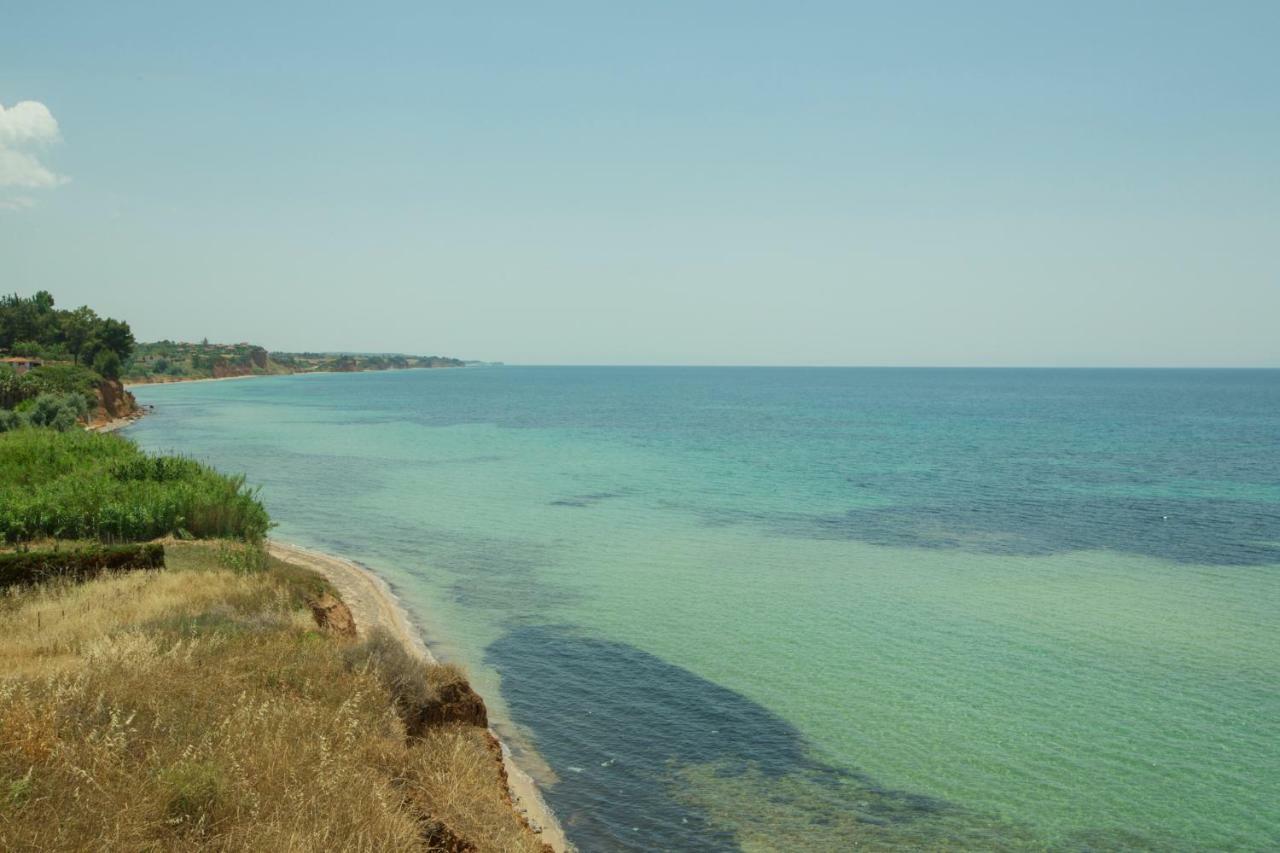 Magnificent Seascape Villa On A Secluded Beach Nea Moudania Buitenkant foto